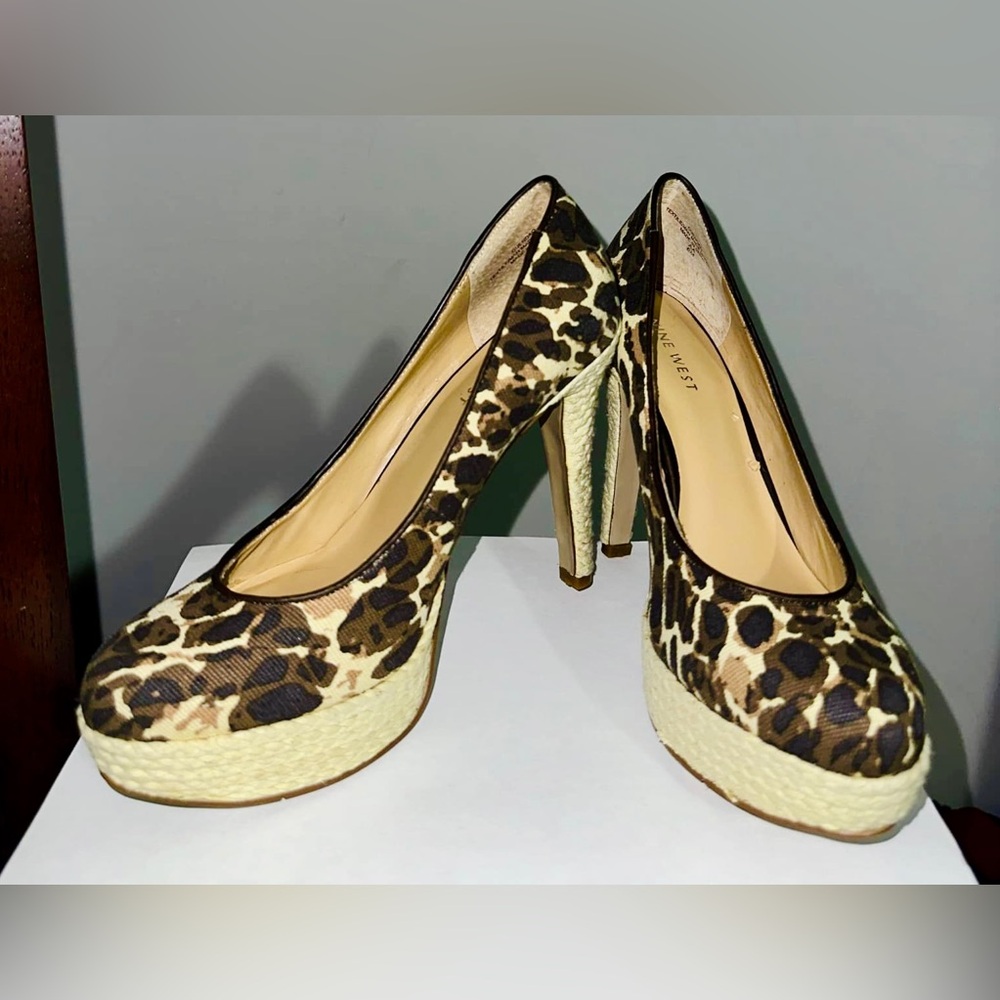 NINE WEST SIZE  6 STILETTO PLATFORM ANIMAL PRINT